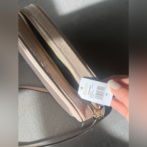 MICHAEL KORS WOMENS PURSE - Picture 5 of 6